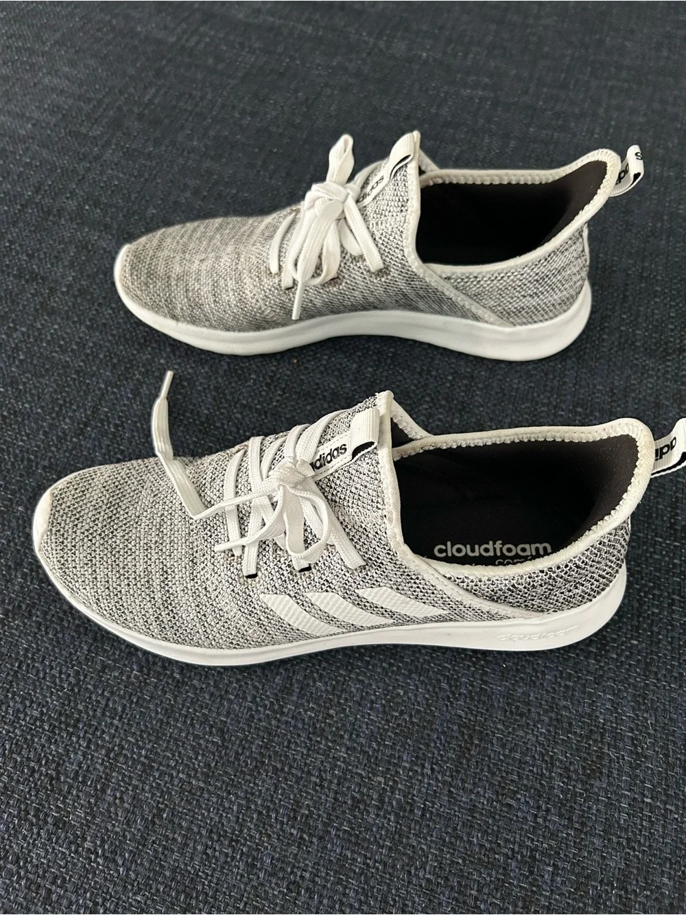 Adidas Women's Light Gray Knit Lace-Up Sneakers.Size 9
